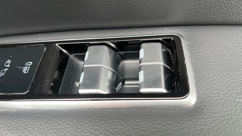 Jaguar F-Pace 2.0 D200 R-Dynamic Black 5dr Auto AWD Diesel Estate